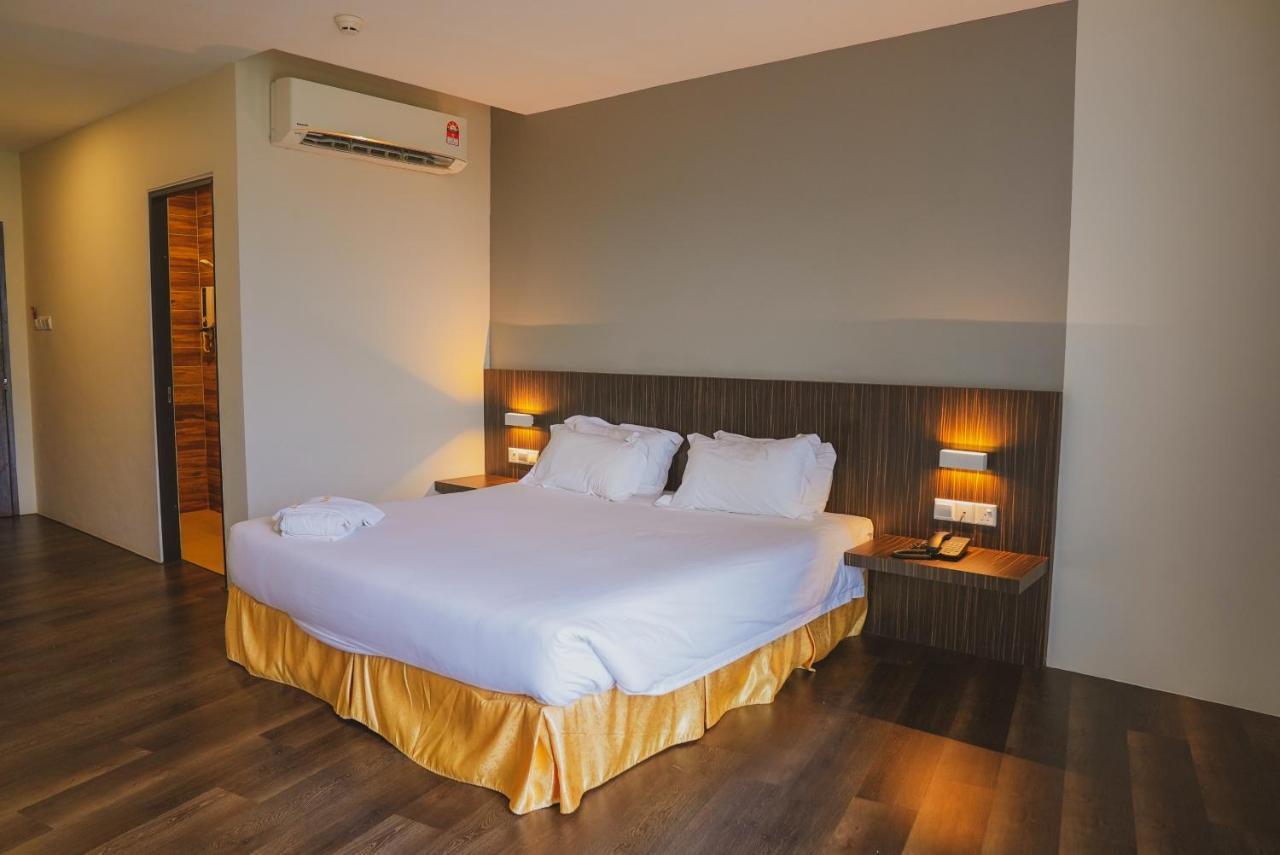 Roxy Hotel Serian Kültér fotó