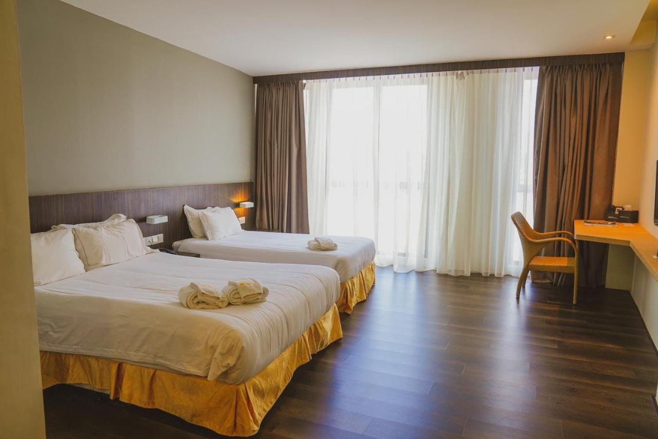 Roxy Hotel Serian Kültér fotó