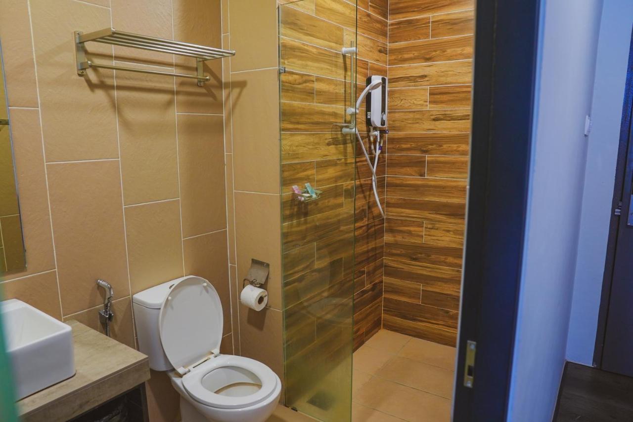 Roxy Hotel Serian Kültér fotó
