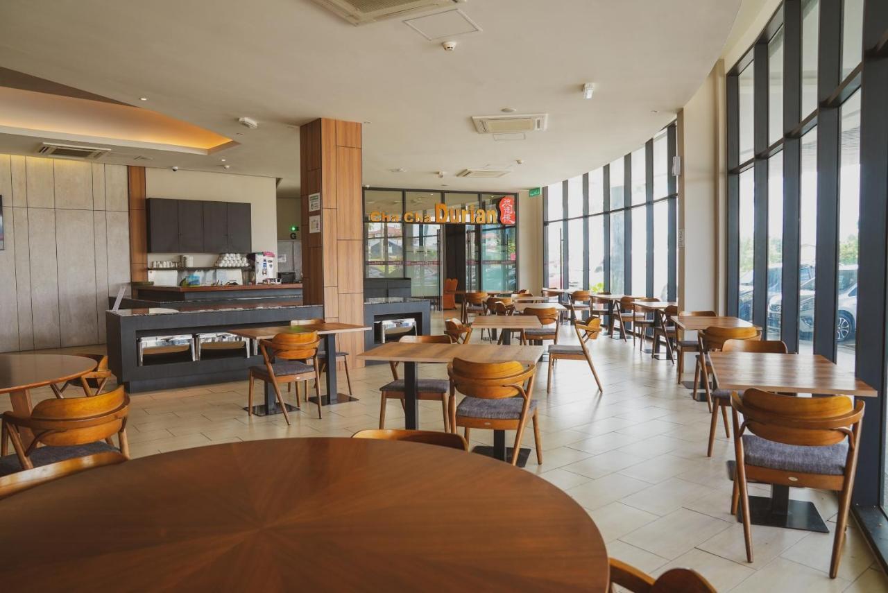 Roxy Hotel Serian Kültér fotó
