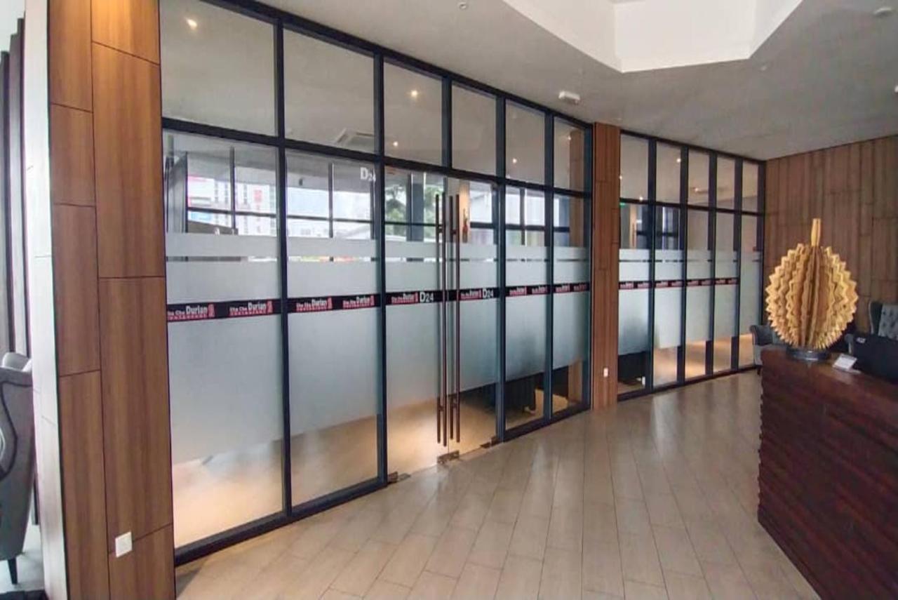 Roxy Hotel Serian Kültér fotó