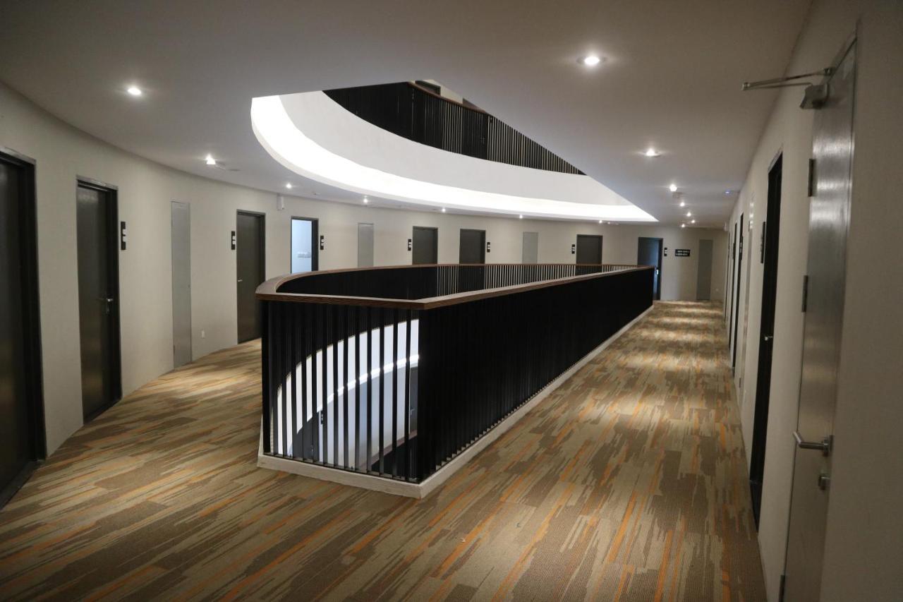 Roxy Hotel Serian Kültér fotó